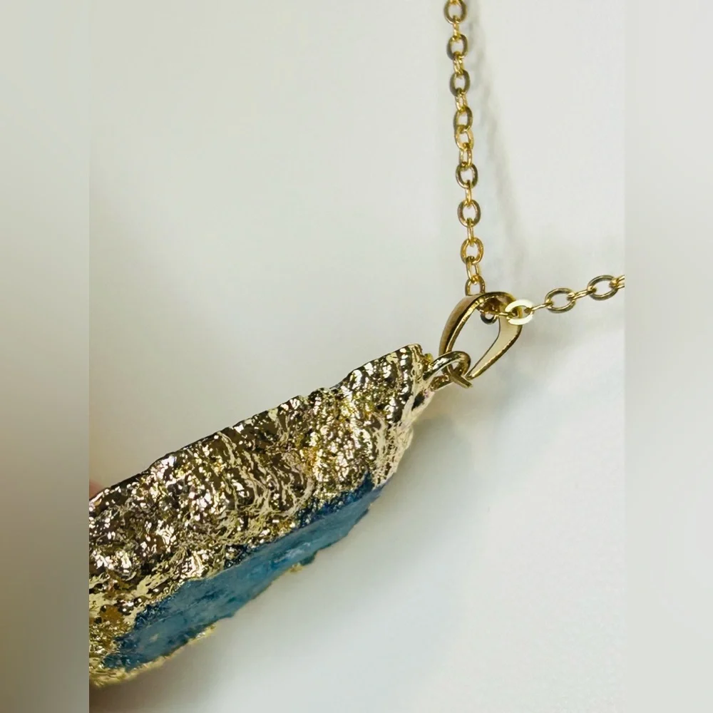 Blue Natural Agate Quarts Golden Necklace - Picture 5 of 5